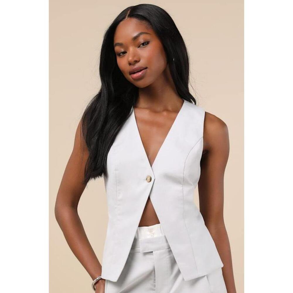 Lulus Confident Personality Light Grey Button-front Vest Top - Size S